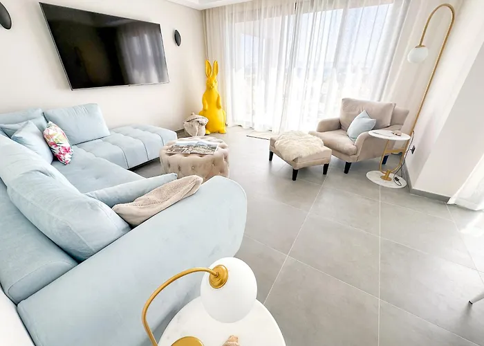 Villa Supreme Beachfront 3br Soma Bay With Garden