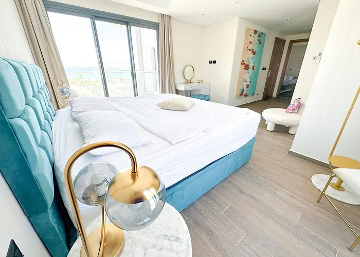 Supreme Beachfront 3br Soma Bay With Garden
