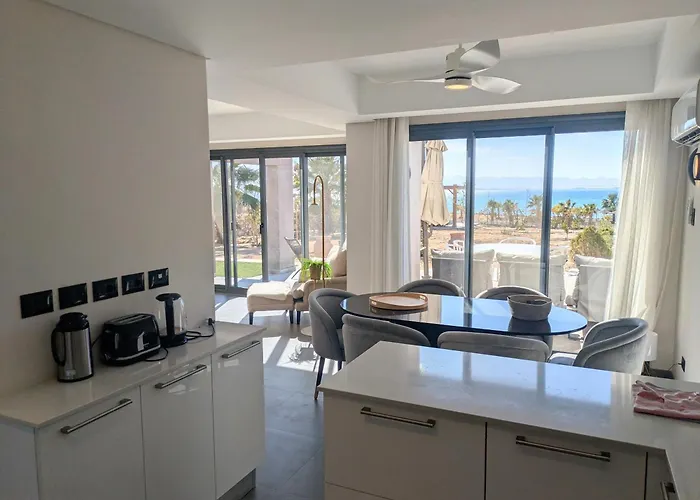 Supreme Beachfront 3br Soma Bay With Garden Villa Gurdaka